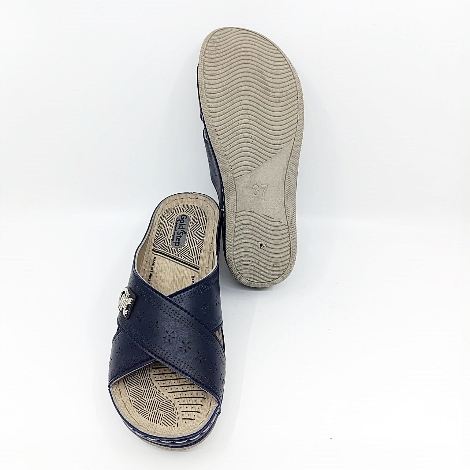 golden step natikace navy plava metalni detalj